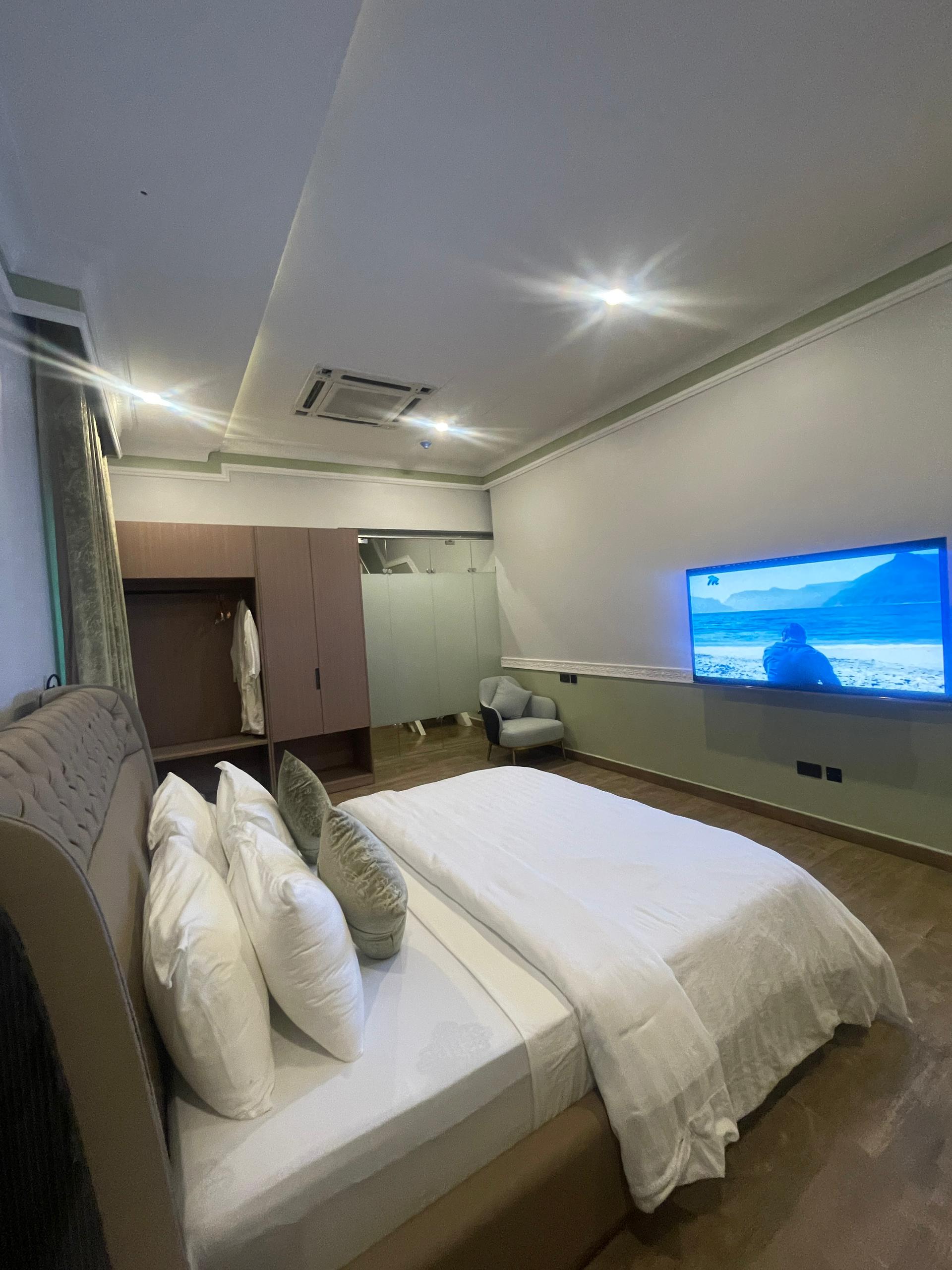 PHOTO-2024-10-06-16-03-39 2