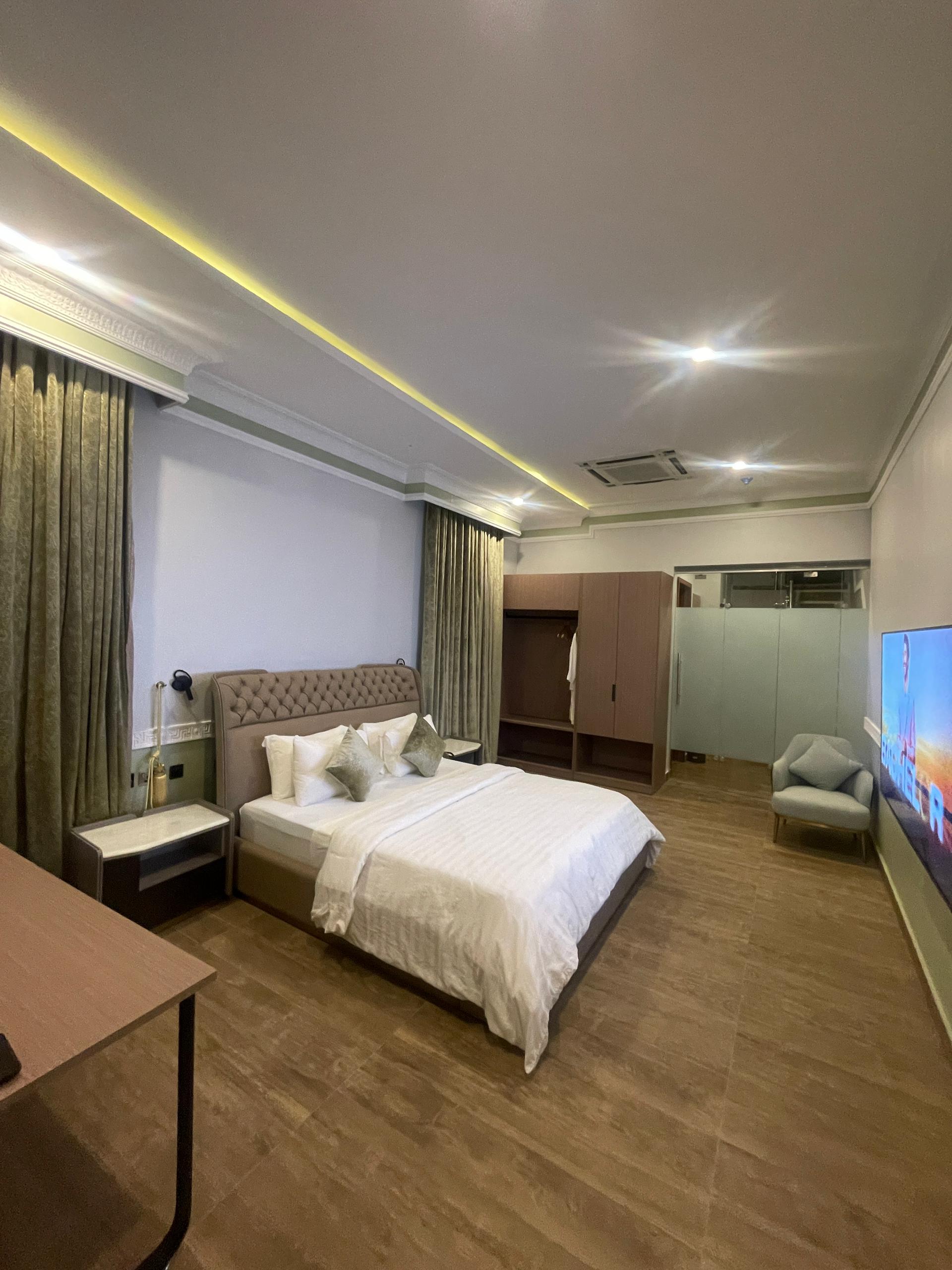 PHOTO-2024-10-06-16-03-39 3