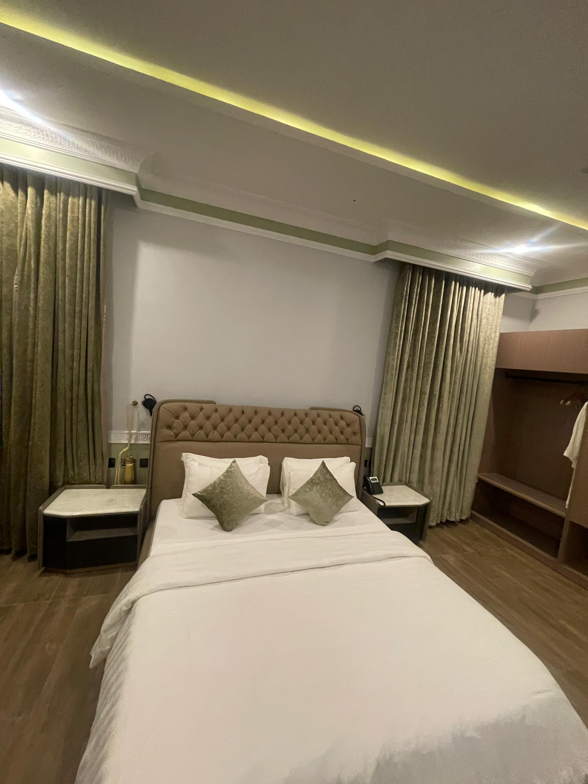 PHOTO-2024-10-06-16-03-39 4