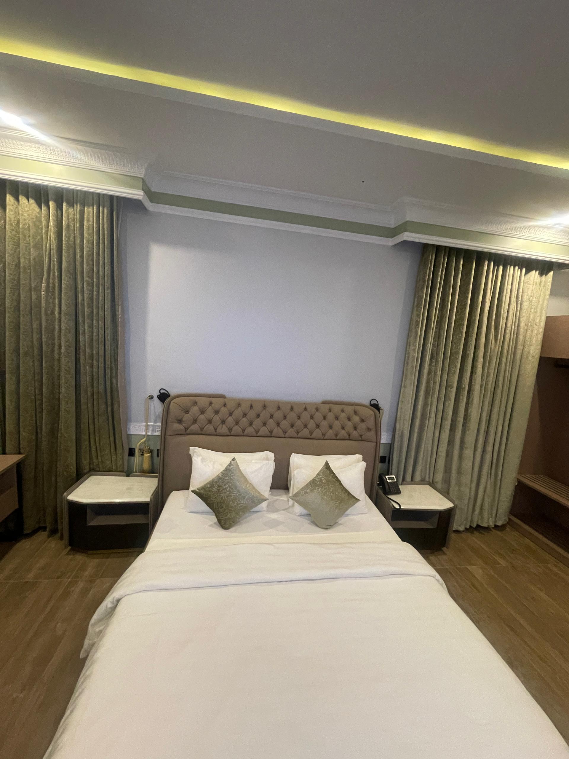 PHOTO-2024-10-06-16-03-39 5