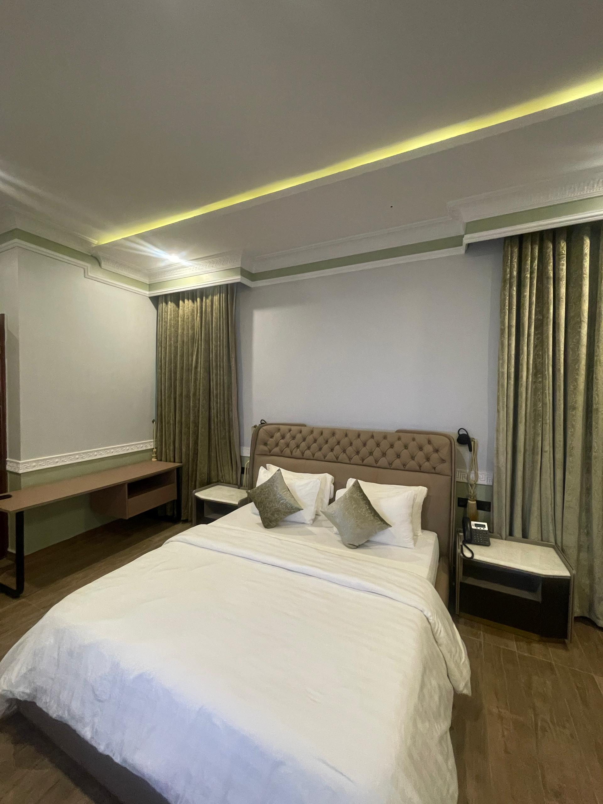 PHOTO-2024-10-06-16-03-39 6