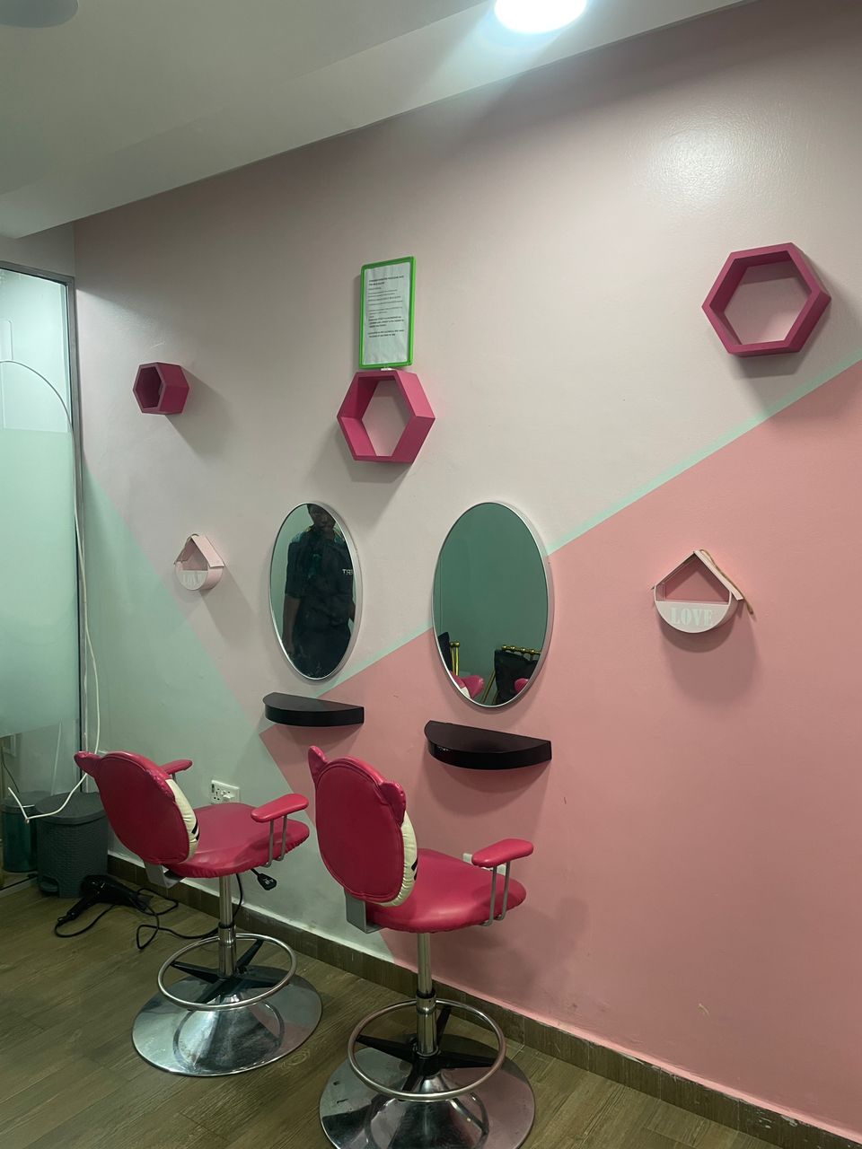 Salon Seating